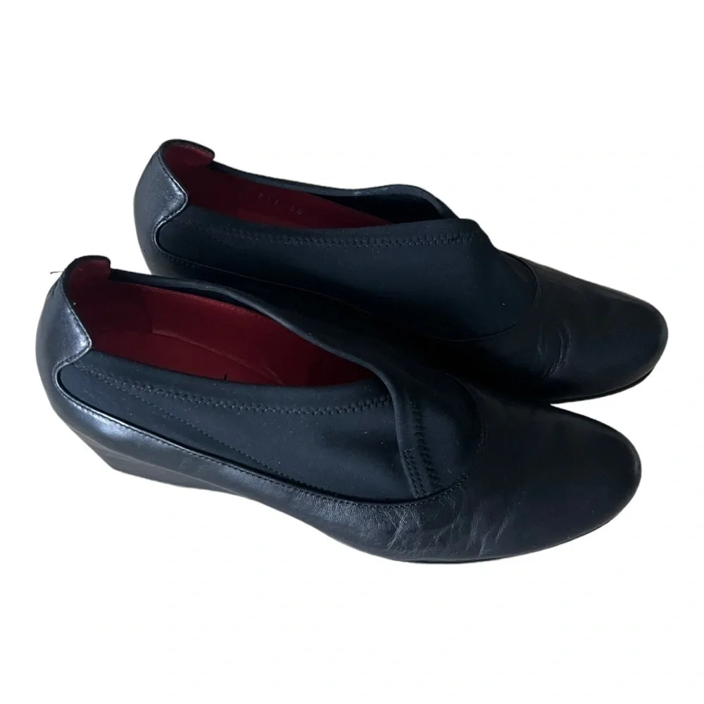Pas De Rouge Black Leather Wedge Heel Pump Size 38( US 7.5)